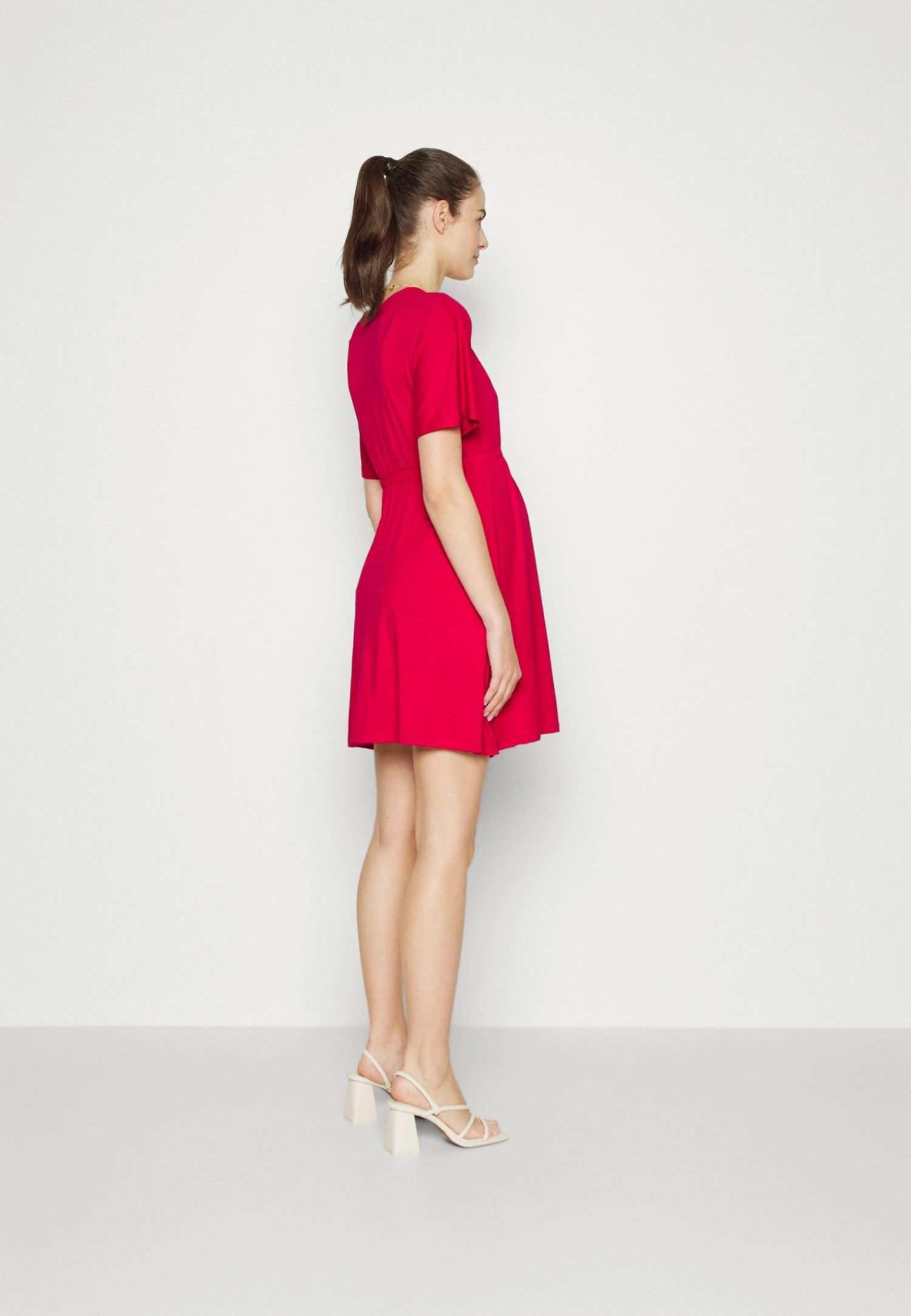 SHORT SLEEVES FLARED MINI DRESS - Sukienka Z Dżerseju - Red - obrazek 3