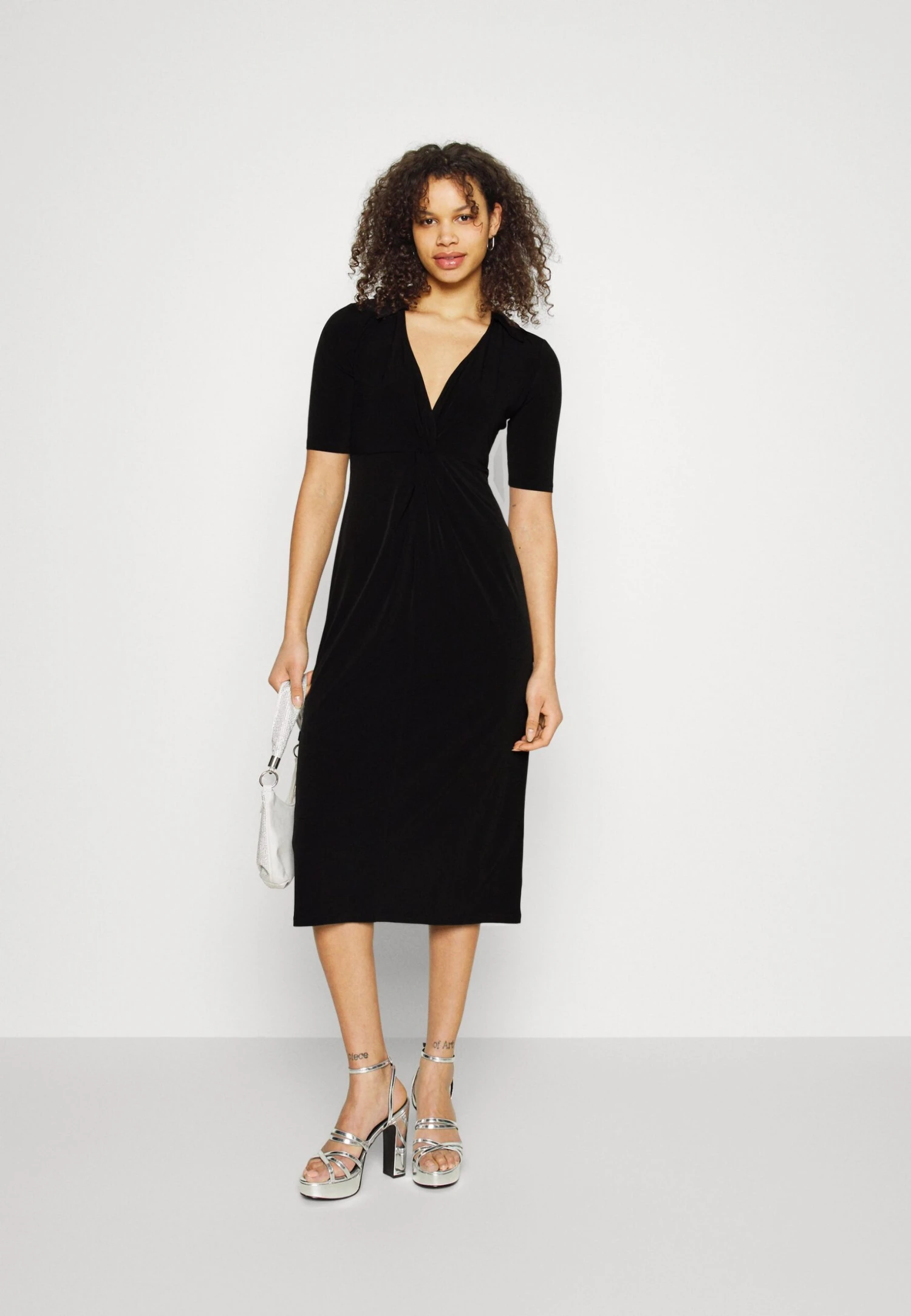 CENTER FRONT KNOT LOW MIDI DRESS - Sukienka Letnia - Black - obrazek 2
