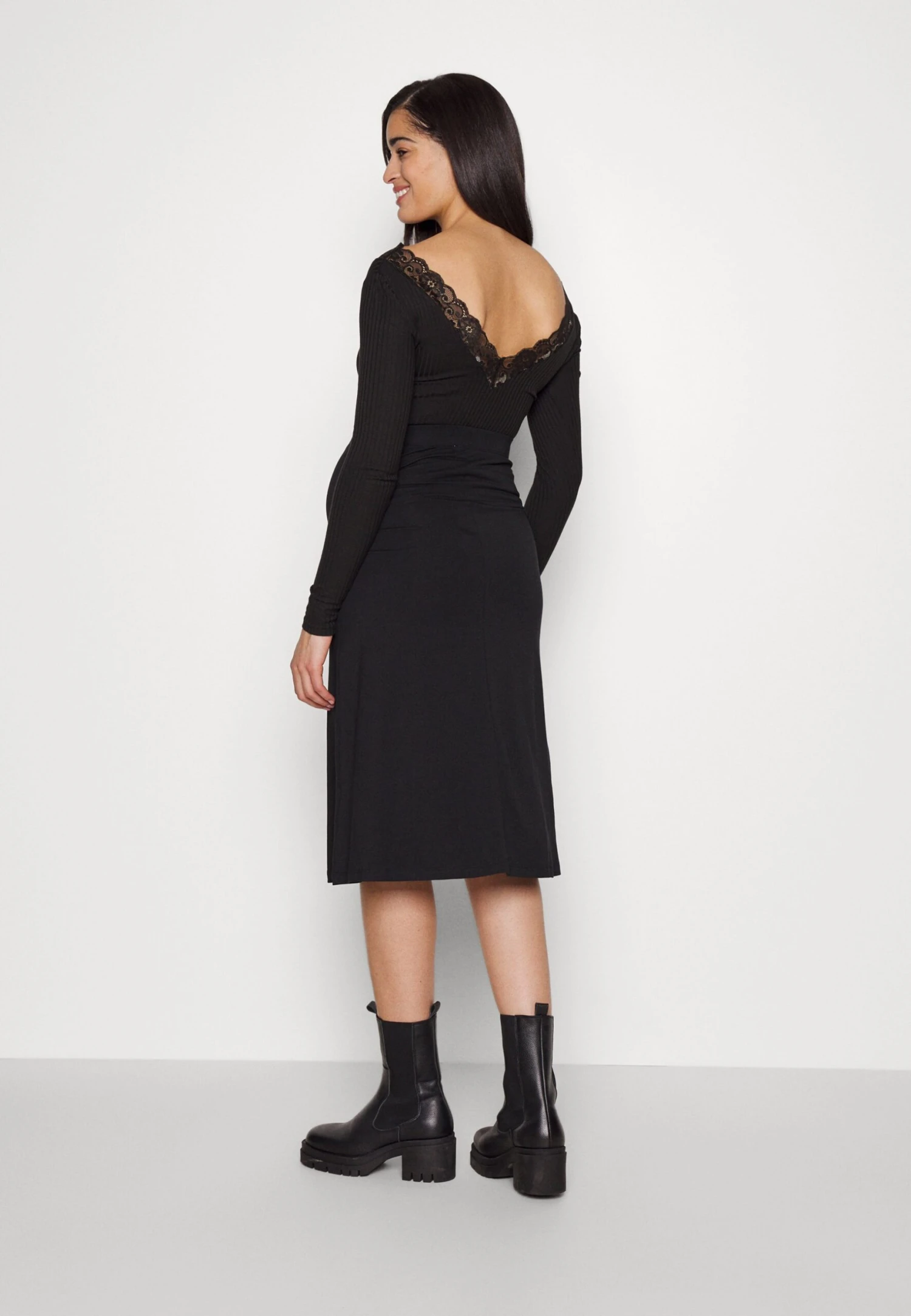 Spódnica Trapezowa - Black - obrazek 3