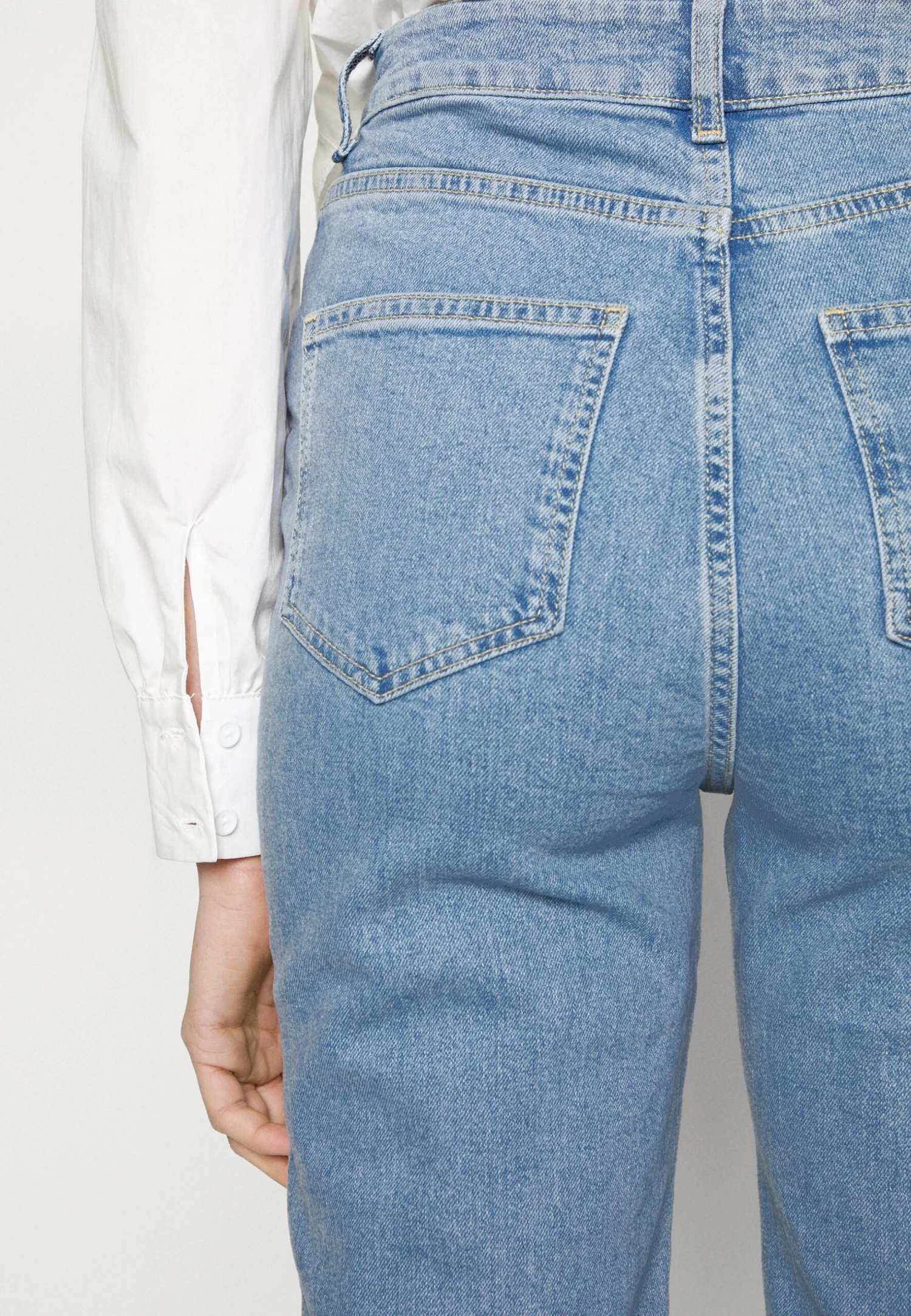 Jeansy Slim Fit - Light Blue Denim - obrazek 4