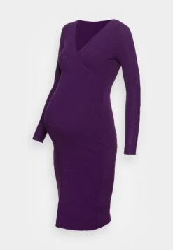 V AUSSCHNITT MINI BODYCON RIPP STRICKKLEID - Sukienka Dzianinowa - Purple