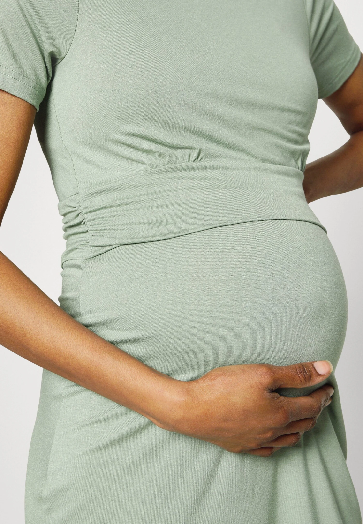 SHORT SLEEVES RUCHED WAIST MINI FLARED DRESS - Sukienka Z Dżerseju - Light Green - obrazek 5