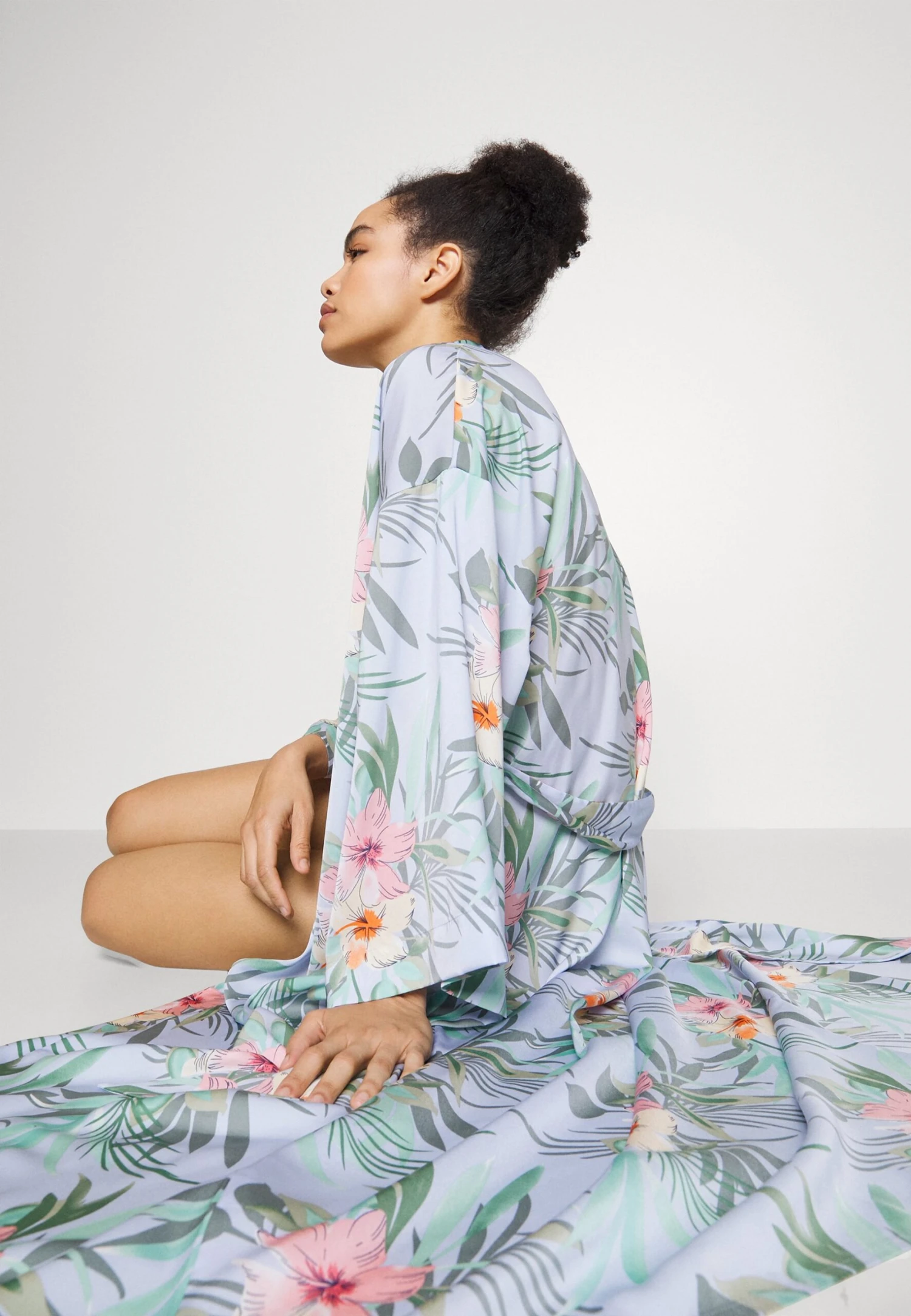 Anna Field FLORAL ROBE - Szlafrok - Blue - obrazek 4