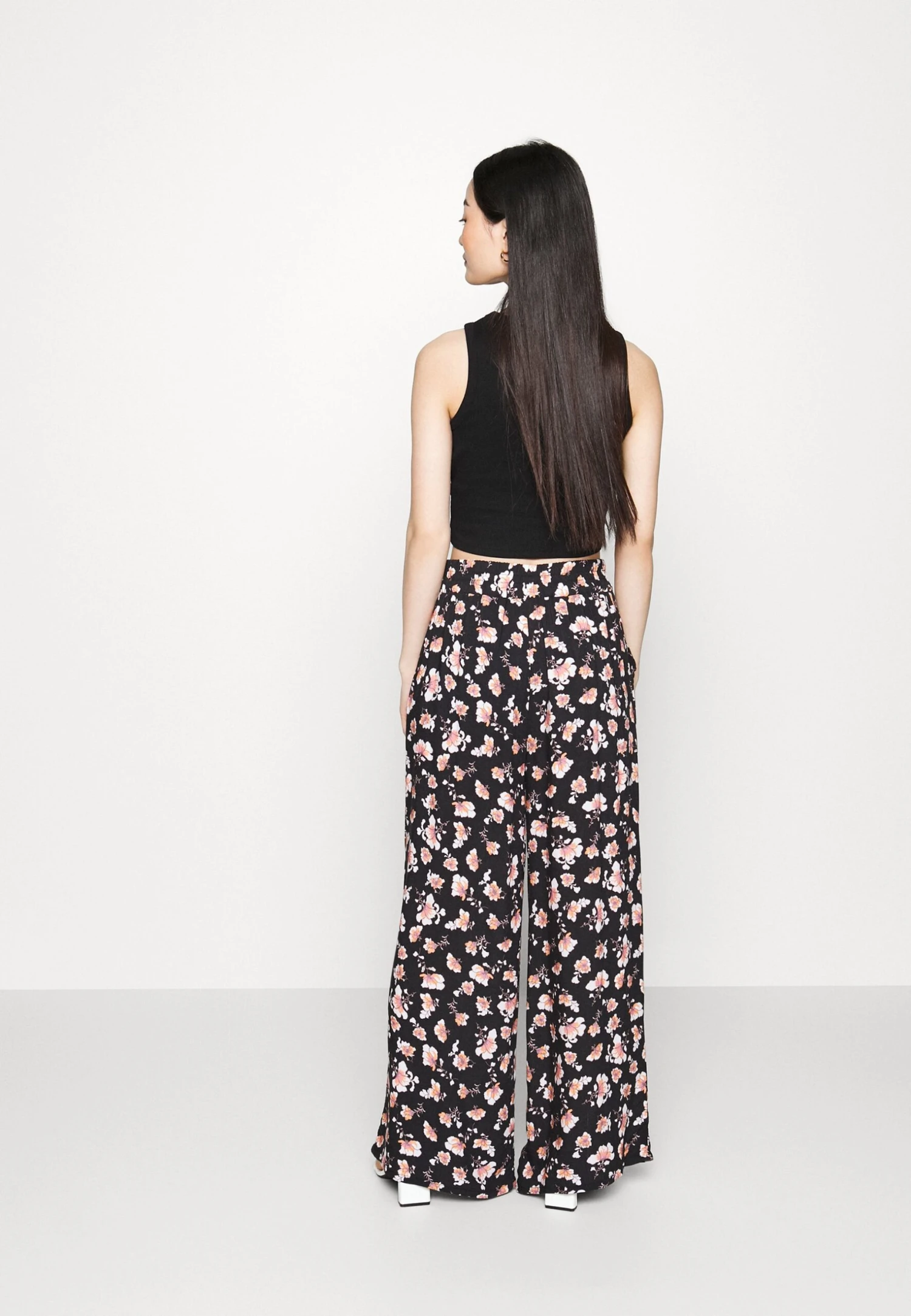 SUMMER WIDE LEGS - Spodnie Materiałowe - Black - obrazek 3