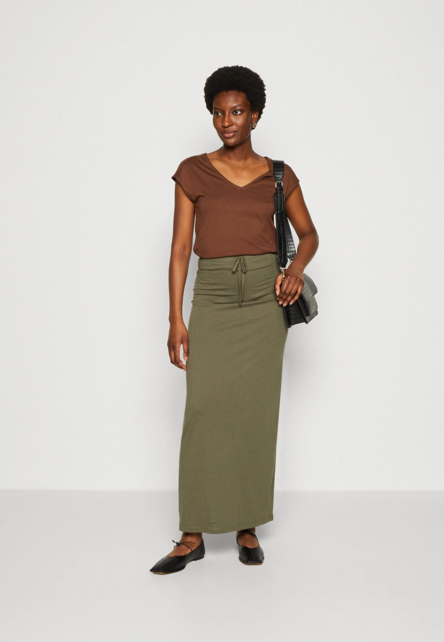 Anna Field T-shirt Basic - Dark Brown - obrazek 2