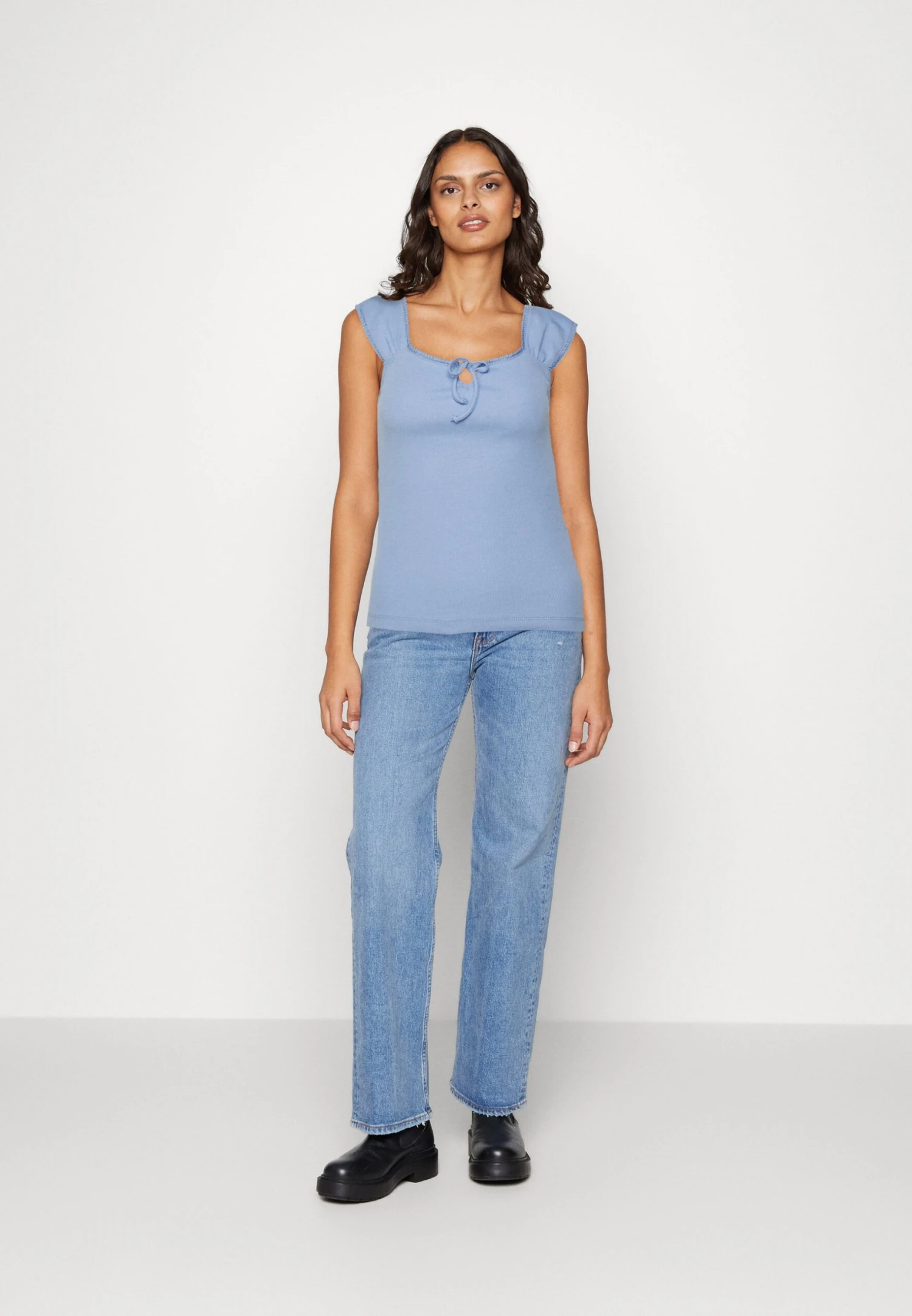 Anna Field T-shirt Z Nadrukiem - Light Blue - obrazek 2