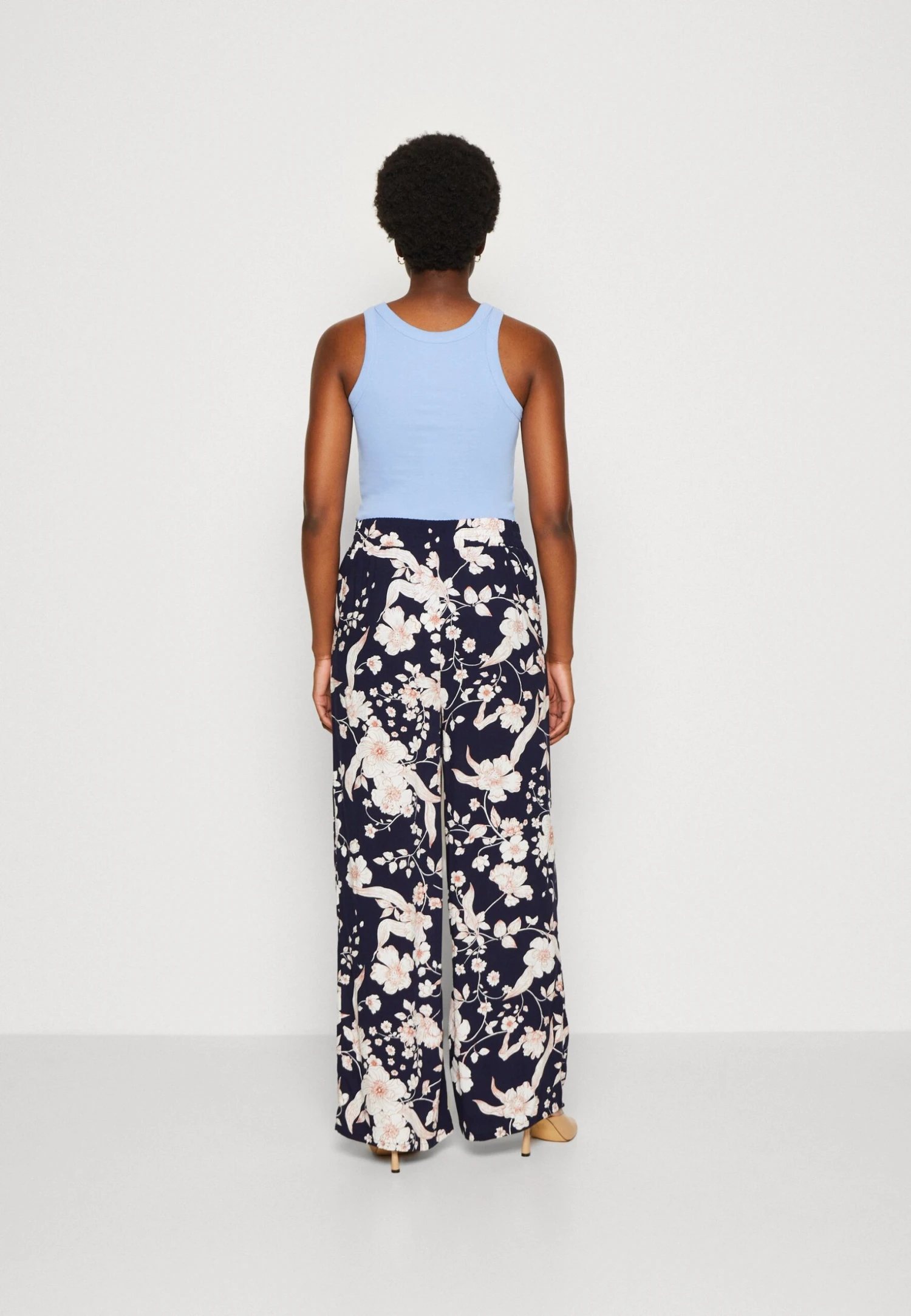 Anna Field Spodnie Materiałowe - Black/off White/multi Coloured - obrazek 3