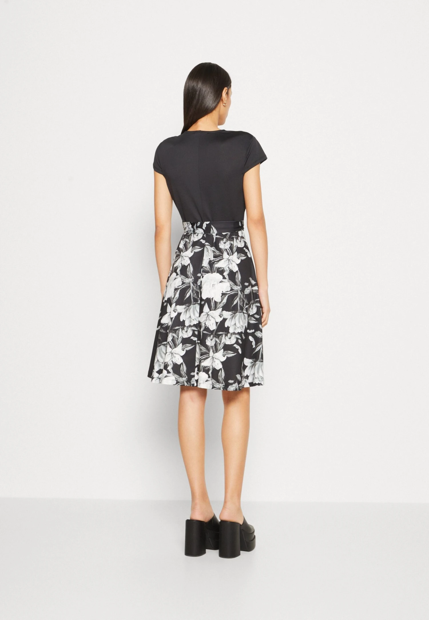 Anna Field Sukienka Z Dżerseju - Black/grey/white - obrazek 4