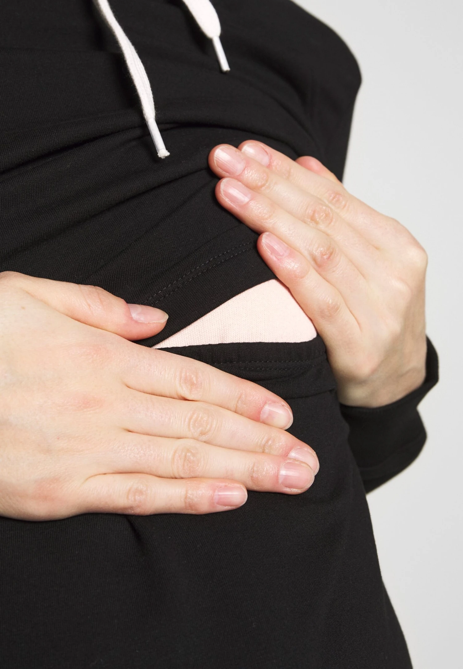 NURSING - Sweatshirt - Bluza Z Kapturem - Black - obrazek 5