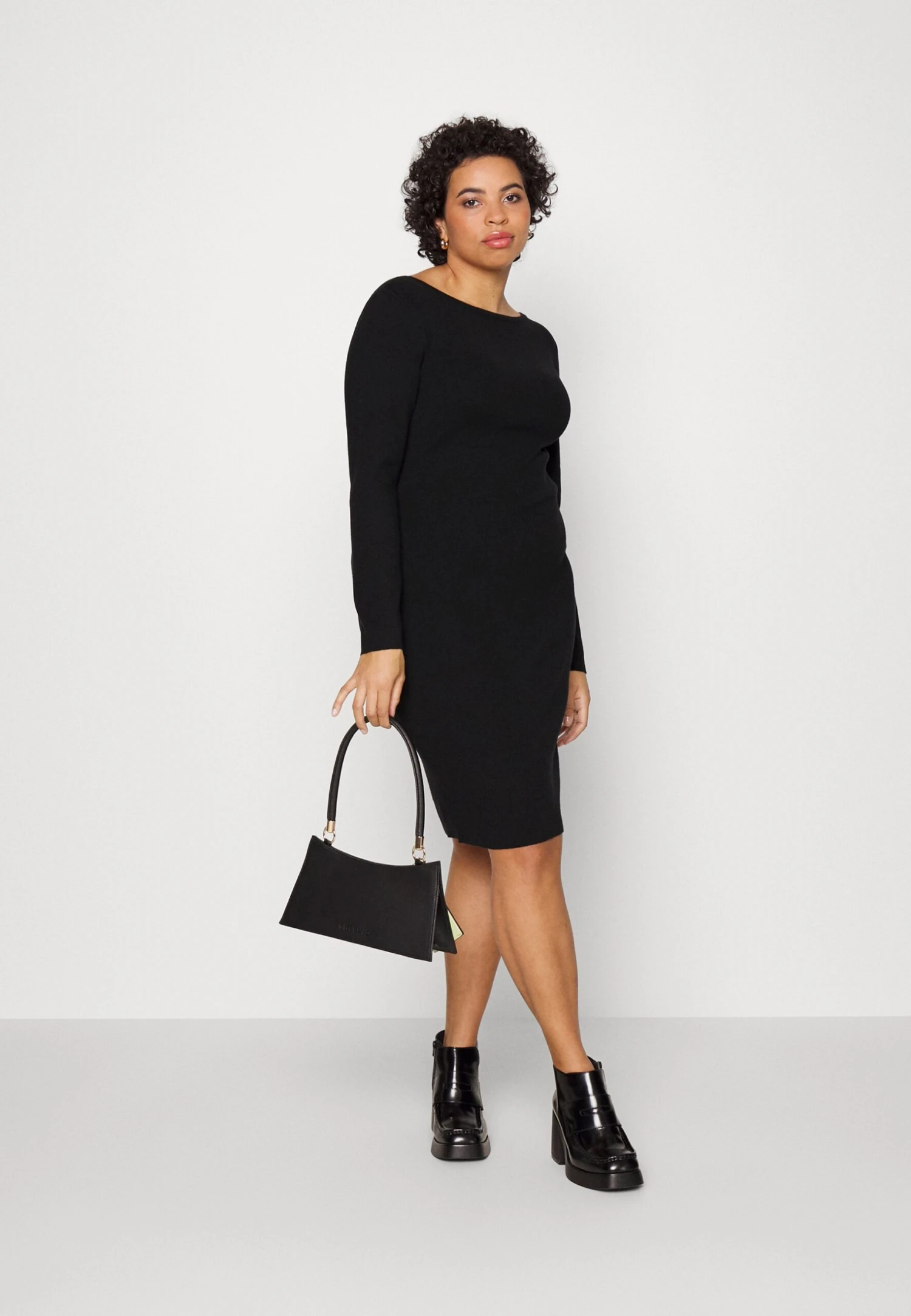 OFFENER RÜCKEN MINI STRICKKLEID - Sukienka Etui - Black - obrazek 2