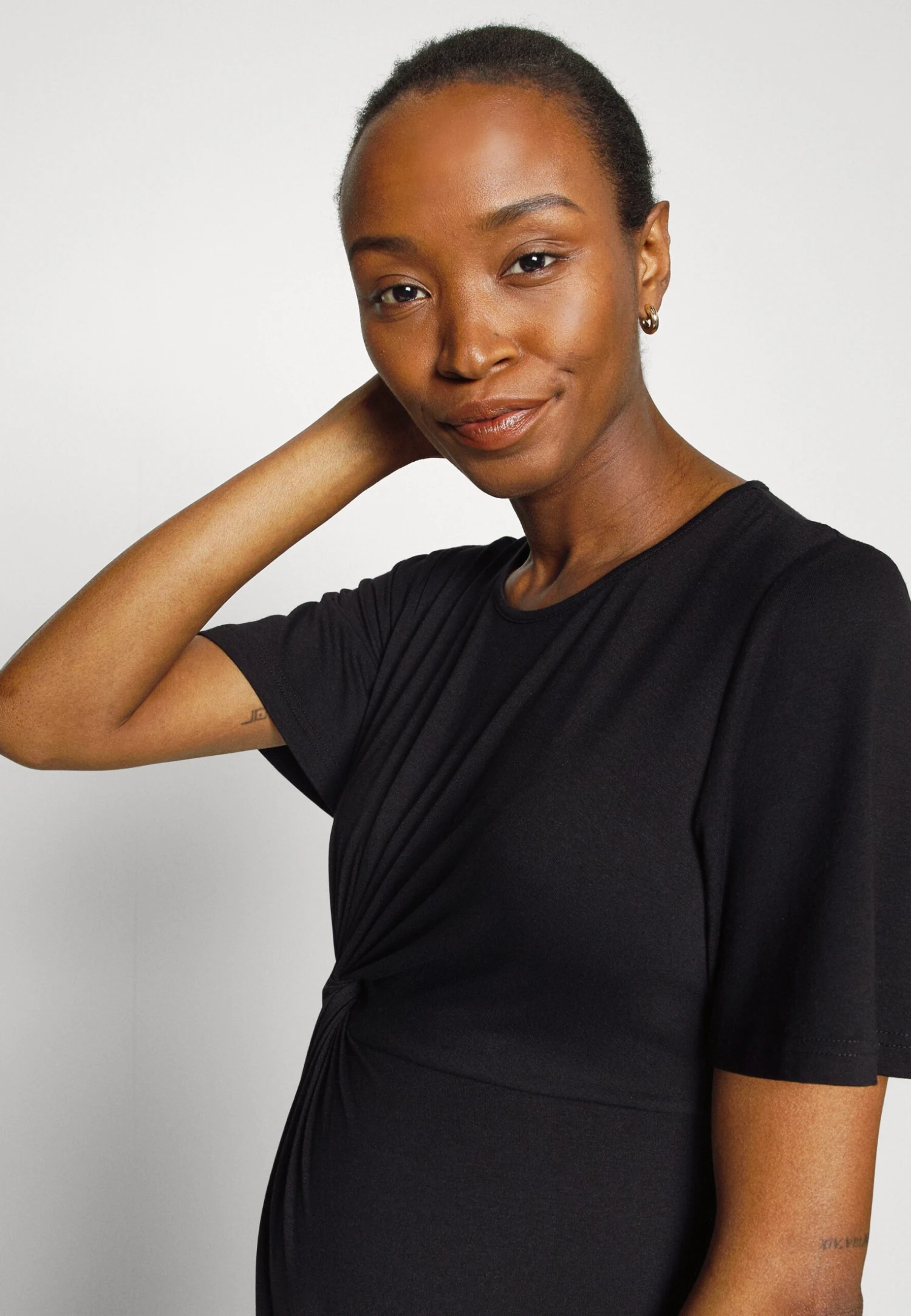 SLEEVES MINI DRESS - Sukienka Z Dżerseju - Black - obrazek 4