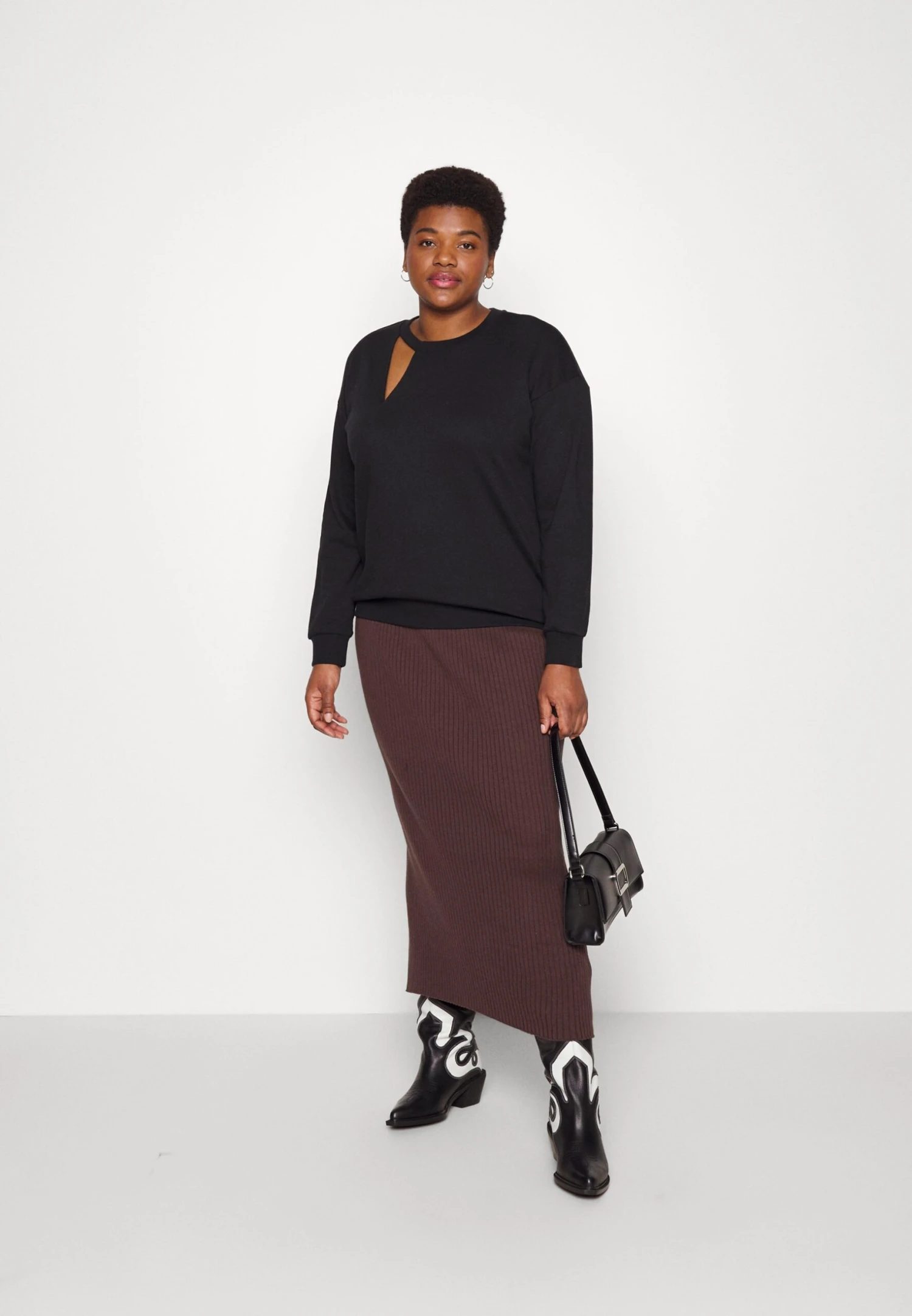 CUT OUT NECK FIT - Bluza - Black - obrazek 2