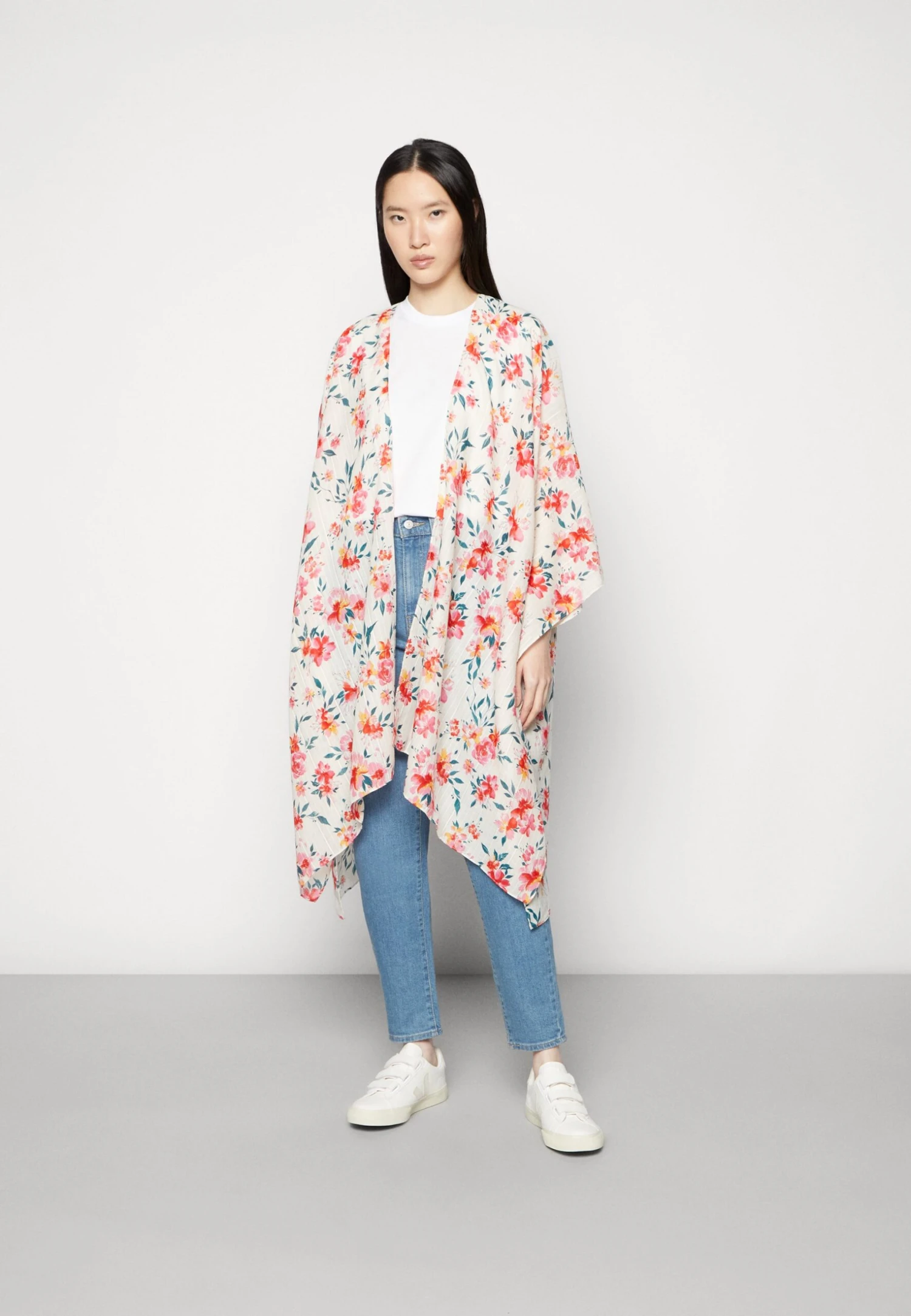 Anna Field Ponczo - Red