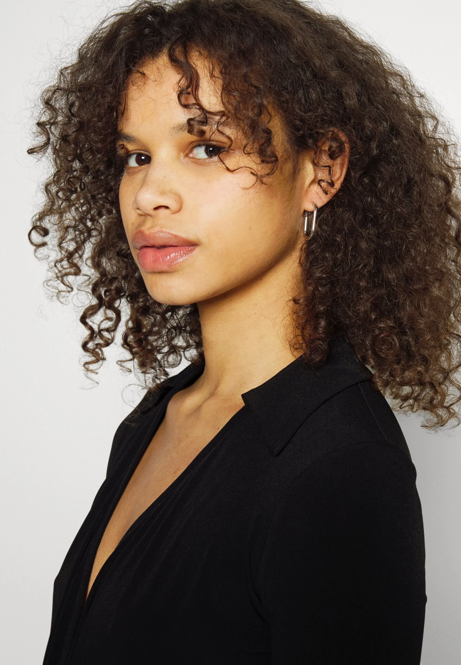 CENTER FRONT KNOT LOW MIDI DRESS - Sukienka Letnia - Black - obrazek 4