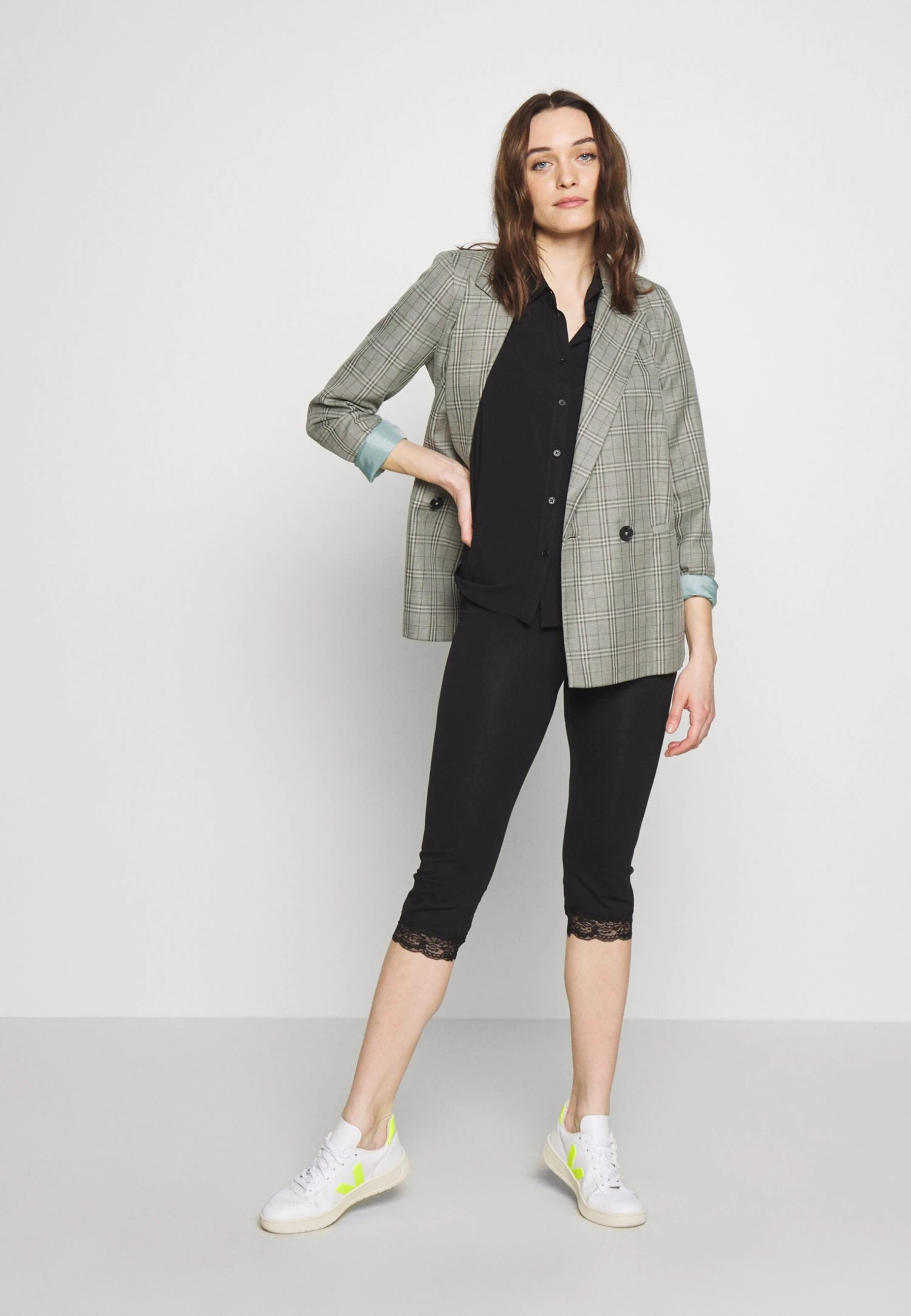 Anna Field Capri Leggings With Lace - Legginsy - Black - obrazek 2